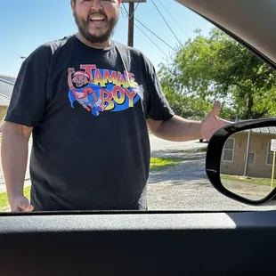 I met the Tamale Boy the other day &amp; we talked for at least an hour . He's a super nice guy !!!