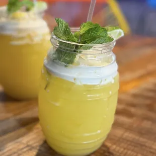 Aqua Large Agua Fresca 32oz pineapple