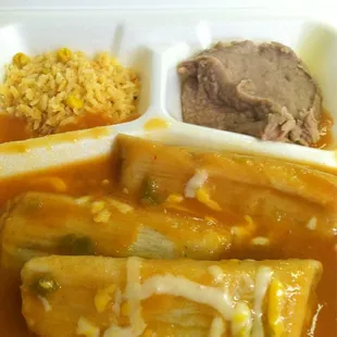 Green chili tamale plate