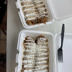 tamales de puerco (rojo) y pollo con mole