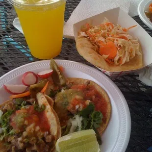 dos tacos asada y pupusa y pina!