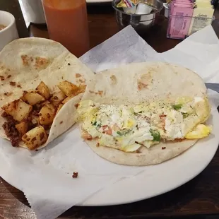 Huevos ala mexicana, and poto and chorizo Mexicano. Boy, they were gooood!!