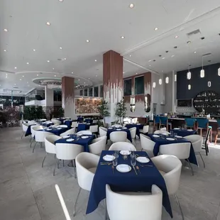 sushi and sashimi, interior