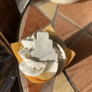 Gluten free wedding cake cupcake