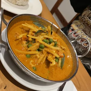 Red Curry with chicken (comes with side of rice)