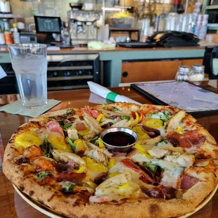 Build your own pizza (don&apos;t forget the honey drizzle)