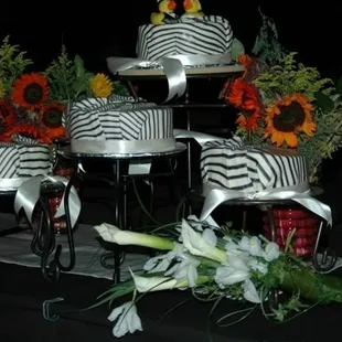 another idea for a Tammie Coe wedding cake