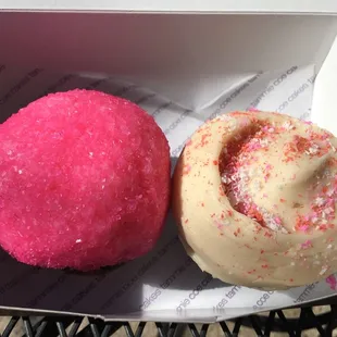Red Velvet cupcake (left) &amp; Ooey Gooey cupcake (right).