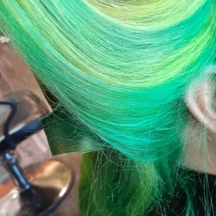 Neon green with aquamarine