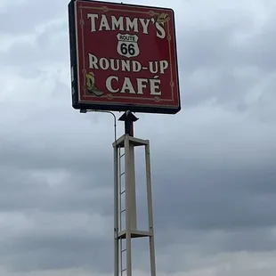 a sign for tammy's round up cafe