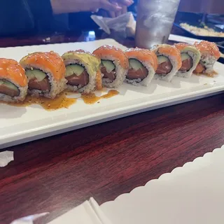 F16. Salmon Lover Roll