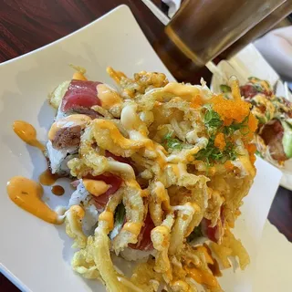 T2. Crunch Tuna Tataki Roll