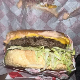 Cheeseburger extra cheese and extra sauce