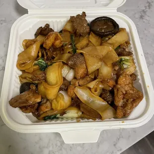 Combination chow fun