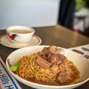dried noodle with stewed beef brisket