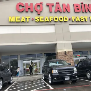 cars parked in front of the store