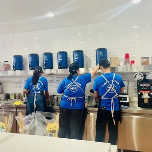Boba-ristas in action!