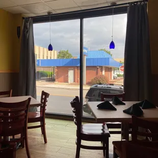 Indoor dining area - Window seating