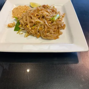 ramen and noodles, food