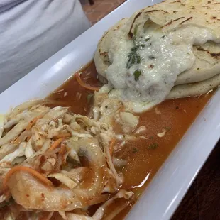 Popusas de queso con loroco