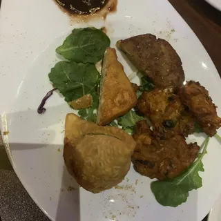 Samosa Aloo TIkki Chat