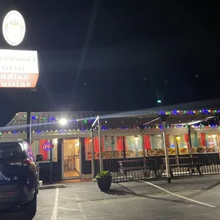 9:00 p.m. sign clearly says &quot;OPEN&quot; advertisement says open til 9:30 p.m. they just told me they are closes at 8:30 p.m.