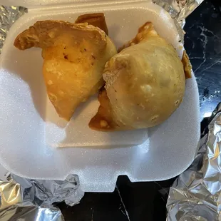 2 Piece Vegetable Samosas