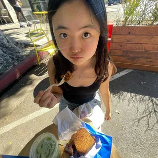 Yuna H.