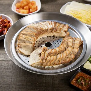 보쌈 Bossam(steamed pork belly)