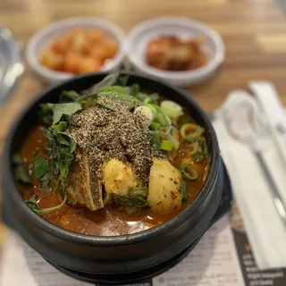 25. 감자탕전골 M/ 脊骨土豆汤火鍋 / Gamjatang Jeongol