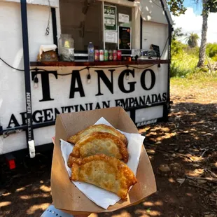 trailer tat laniakea beach