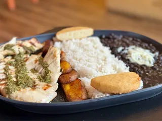 Pa'l Carajo Arepa Lounge