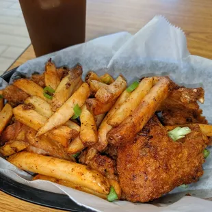 Cajun whole wings with french fries
