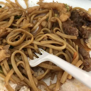 Tasteless noodles and beef and broccoli