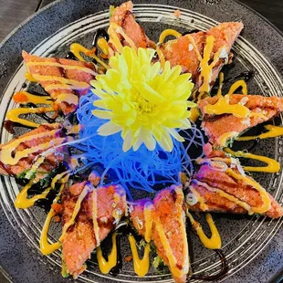 Spicy tuna pizza