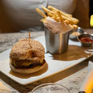 Single Smoked Cheeseburger