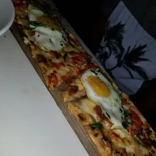 Breakfast Flatbread