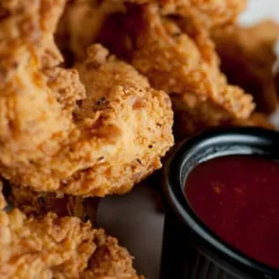 fried chicken wings with dipping sauce