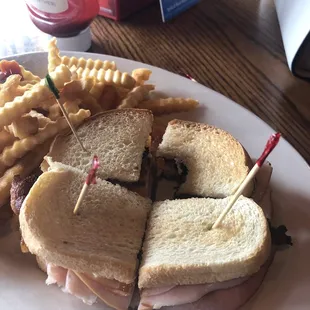 $10.99 for this pathetic club sandwhich
