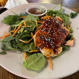 Asian Seared Salmon Salad