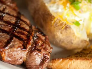 Tanner's Bar & Grill- Shawnee