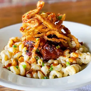 a plate of macaroni and cheese