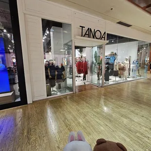 Located on the second level of Pearlridge Uptown... to the left of Sephora