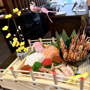 sushi and sashimi, interior