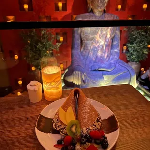 Giant Fortune Cookie - IG @bougiefoodieboi