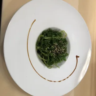 a plate of seaweed on a table