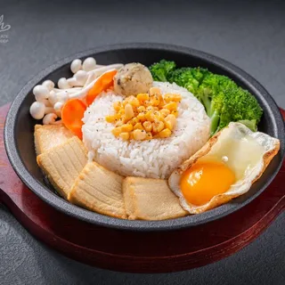 Vegetarian Rice with Curry Sauce