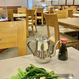 Sauted Chinese Broccoli with Garlic (yummy!)