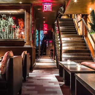 sushi and sashimi, interior