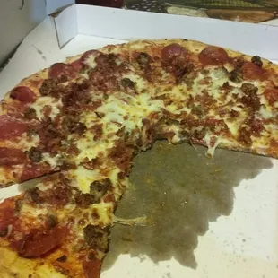 The guy here makes a great pizza!! Always on point